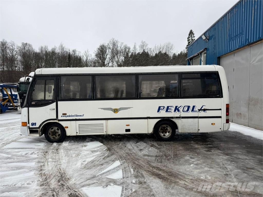 Toyota Salvador Caetano Bussi 24 paikkaa Autobuses tipo pullman