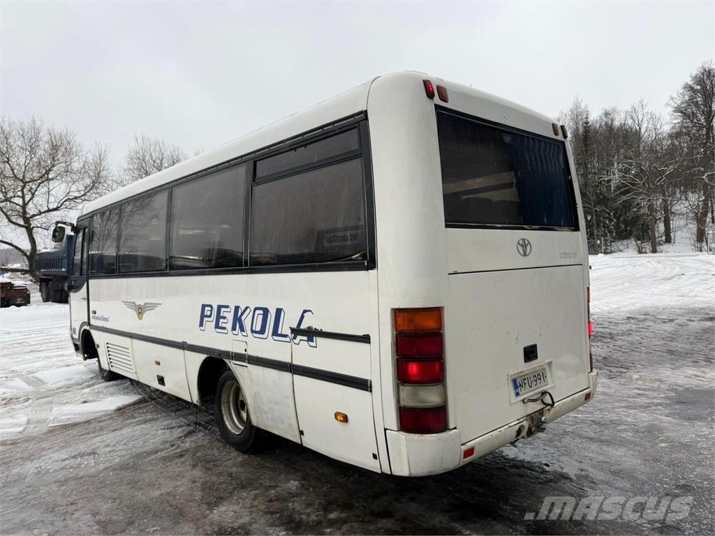 Toyota Salvador Caetano Bussi 24 paikkaa Autobuses tipo pullman