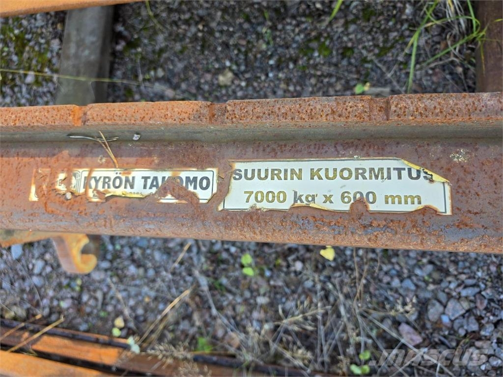 Trukkipiikit Trukkihaarukat
