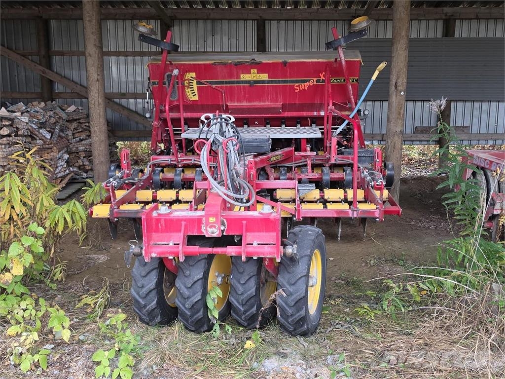 Väderstad 300C Kylvökone معدات بذر