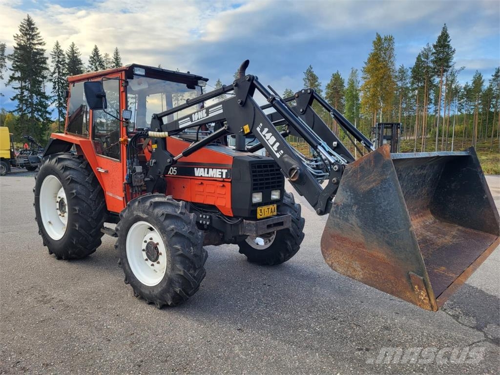 Valmet 605 Traktorok