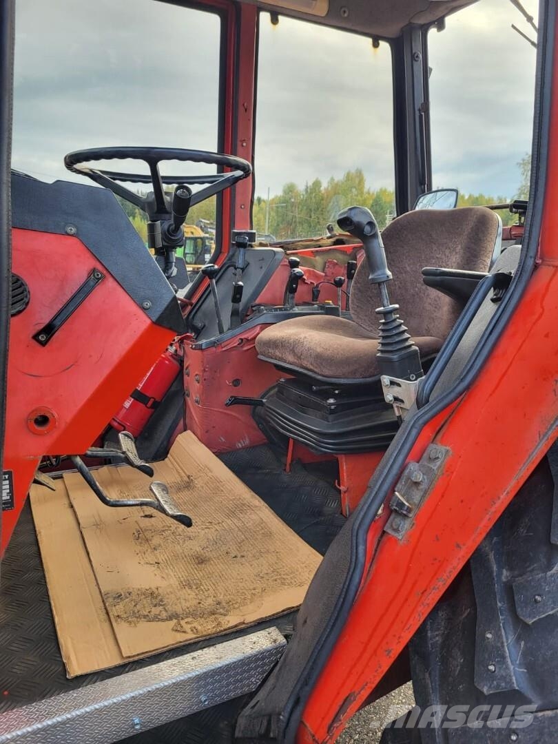 Valmet 605 Traktorok