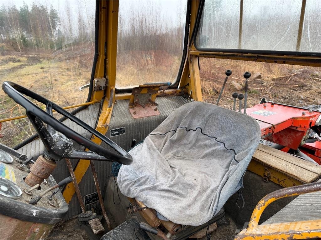 Valmet 702 HUOM KAIVURI MYYTY 拖拉机/农用车