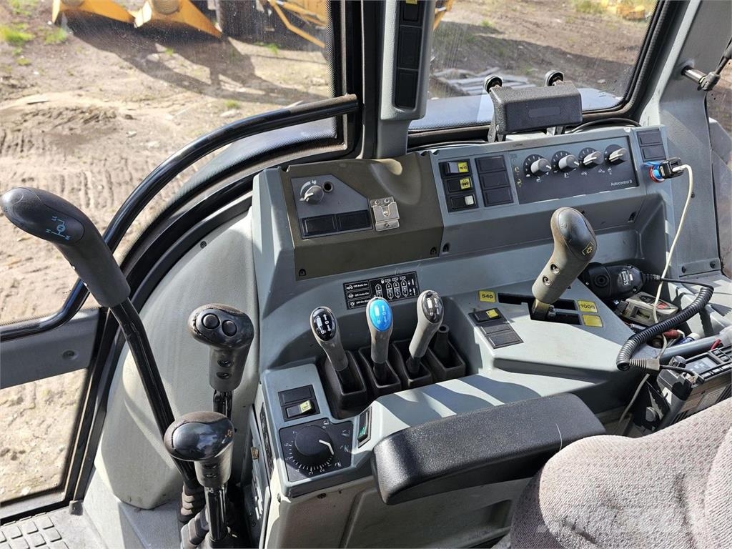 Valtra 6400 Traktorid