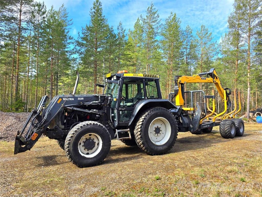 Valtra 6850, Oniar Metsäperävaunu kuormaimella الجرارات