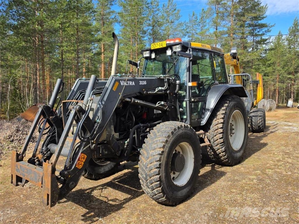 Valtra 6850, Oniar Metsäperävaunu kuormaimella الجرارات
