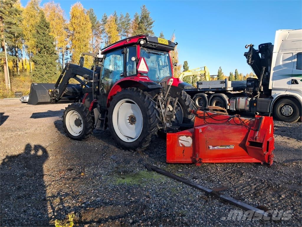 Valtra A94 Traktorit