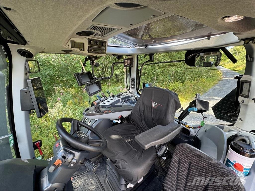 Valtra N135 Active الجرارات