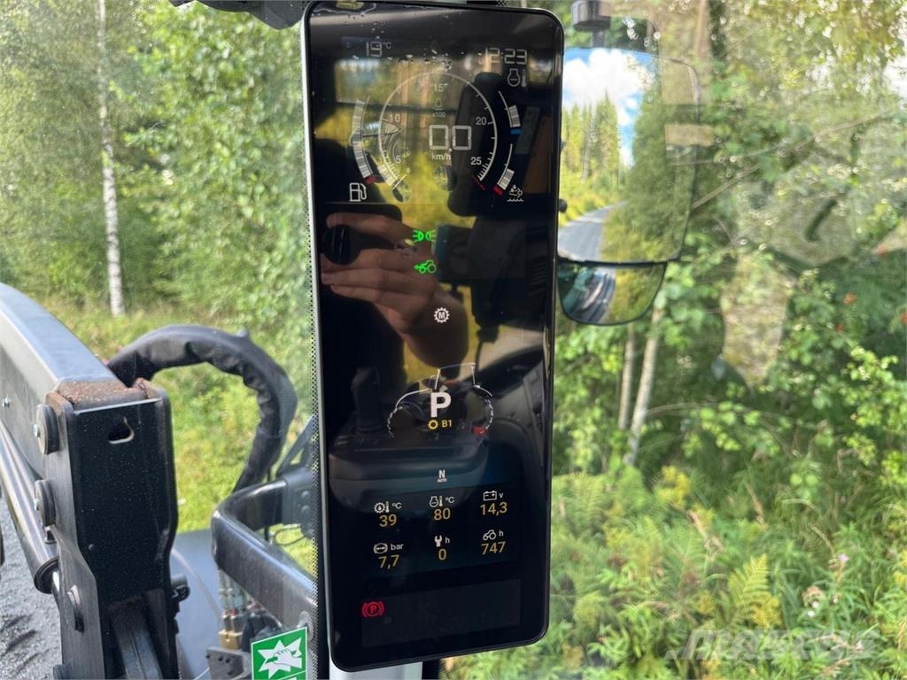 Valtra N135 Active الجرارات