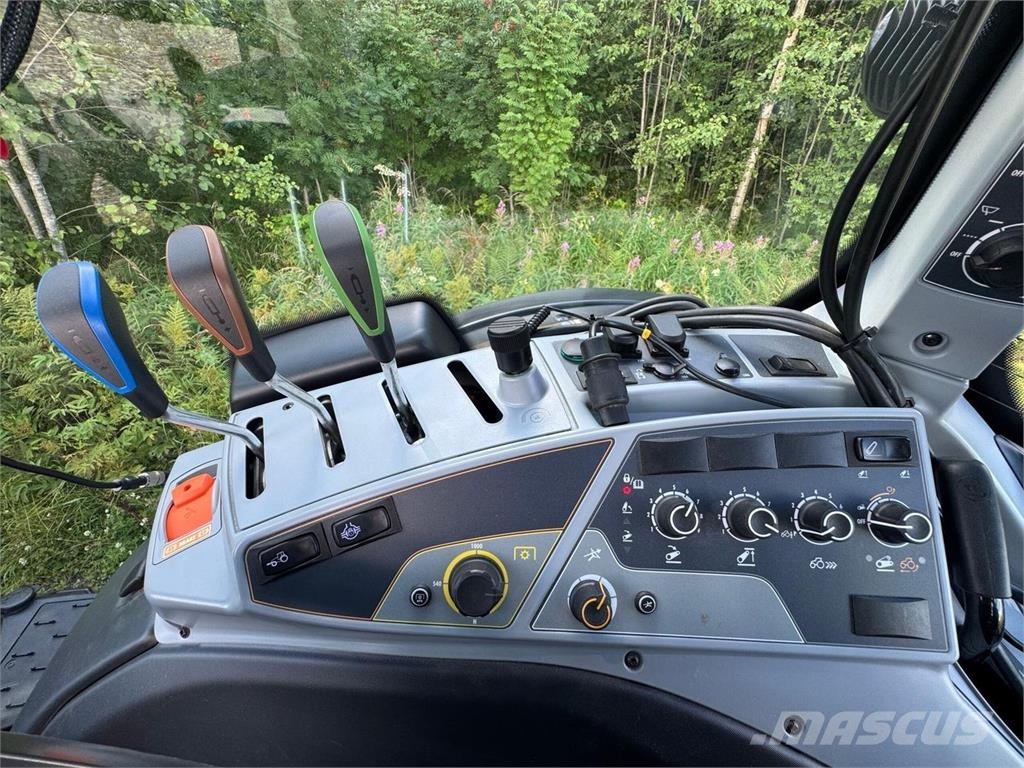 Valtra N135 Active الجرارات