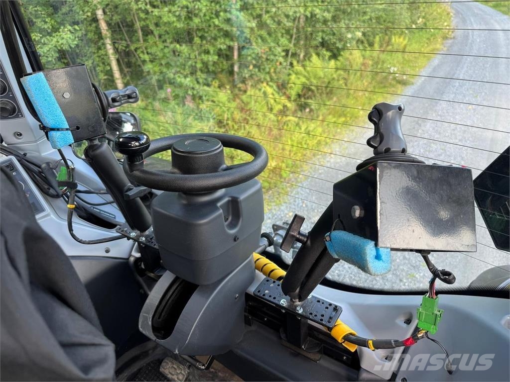 Valtra N135 Active الجرارات