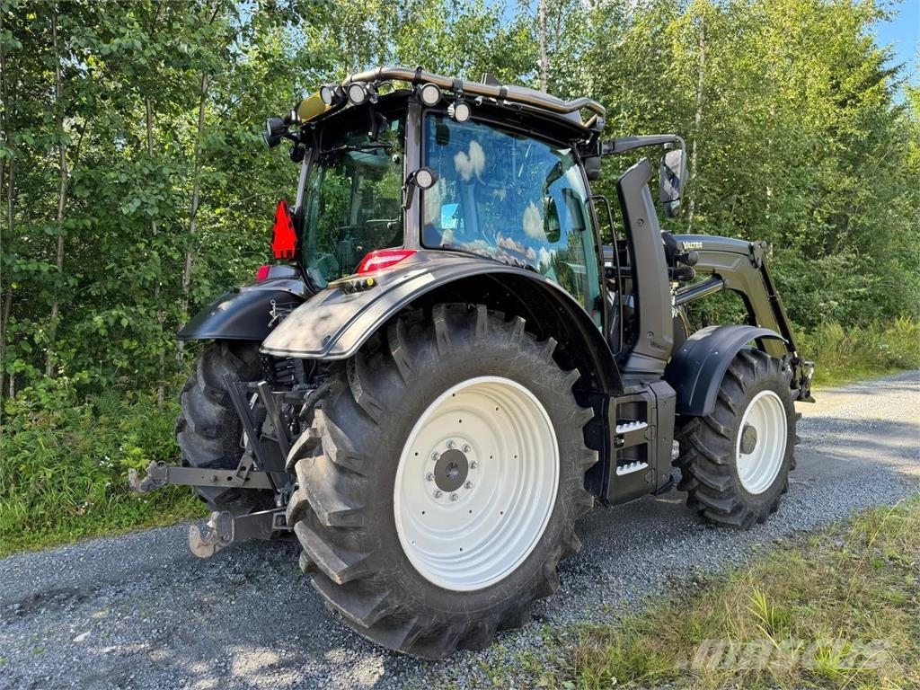 Valtra N135 Active الجرارات