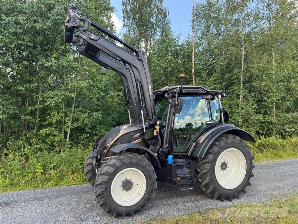 Valtra N135 Active الجرارات