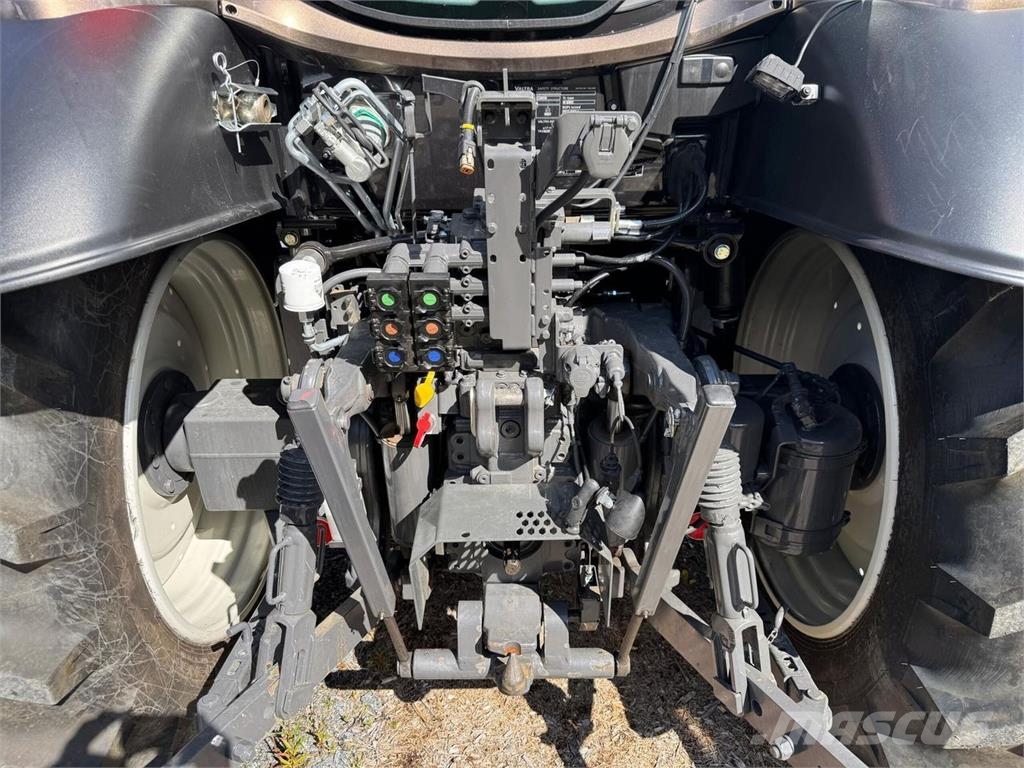 Valtra N135 Active الجرارات