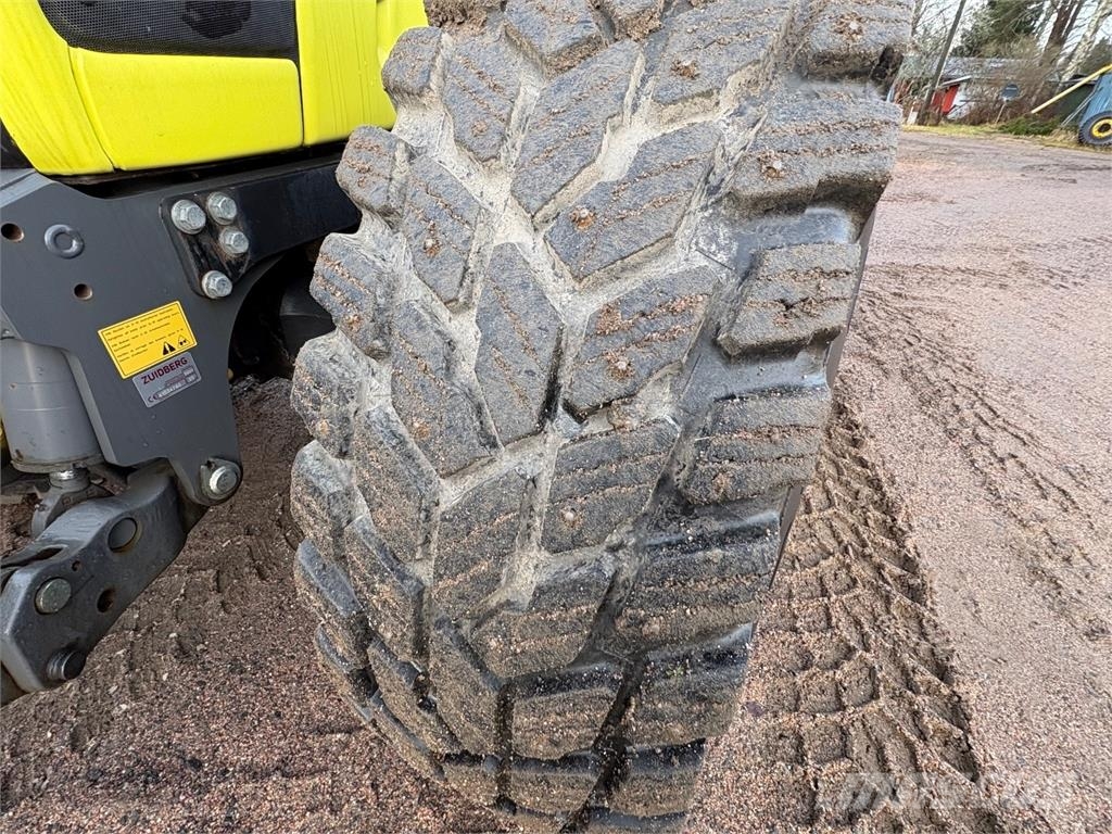 Valtra N141 LS Alaterällä. Etuaura ja takalana saatavilla Трактори