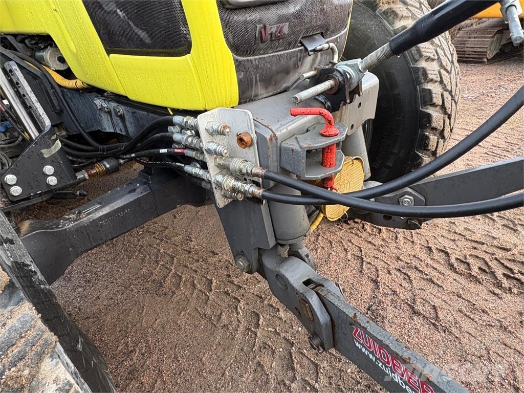 Valtra N141 LS Alaterällä. Etuaura ja takalana saatavilla Трактори