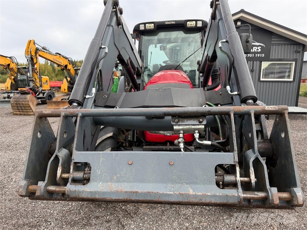 Valtra N142 Traktorid