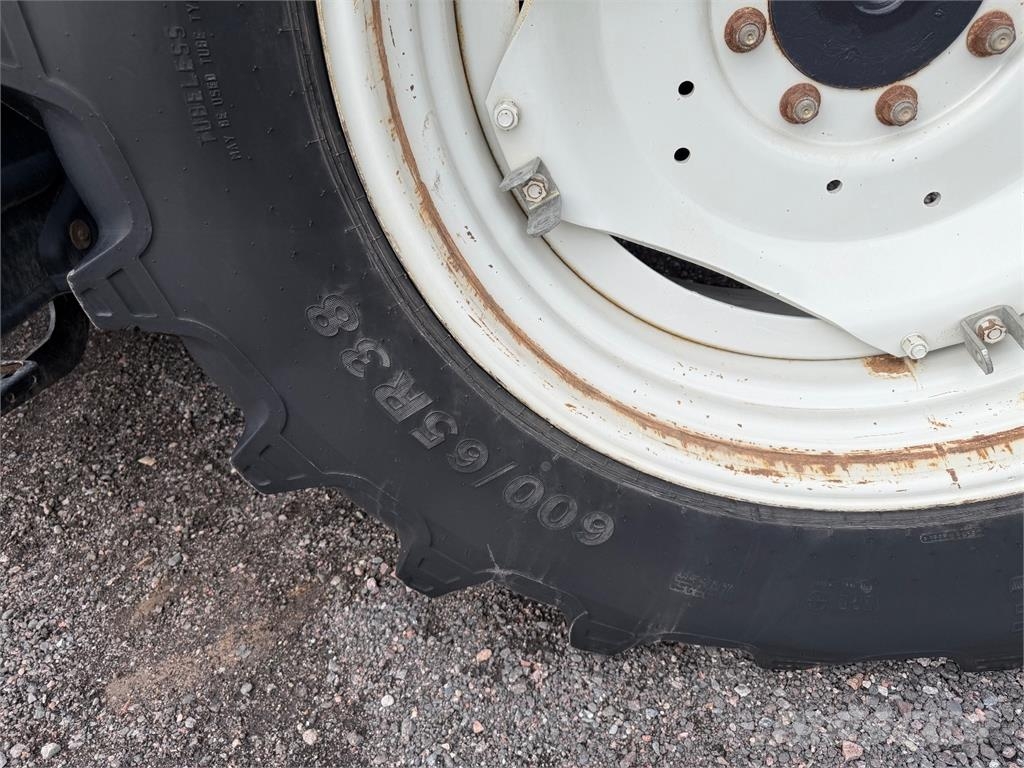 Valtra N142 Traktorid