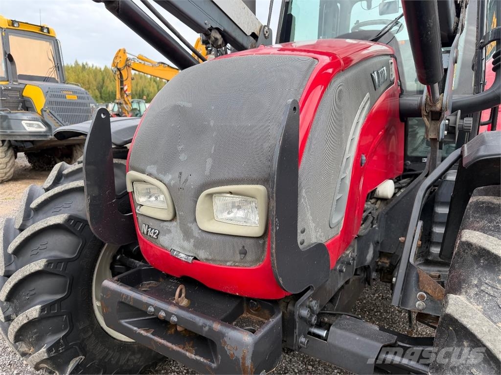 Valtra N142 Traktorid