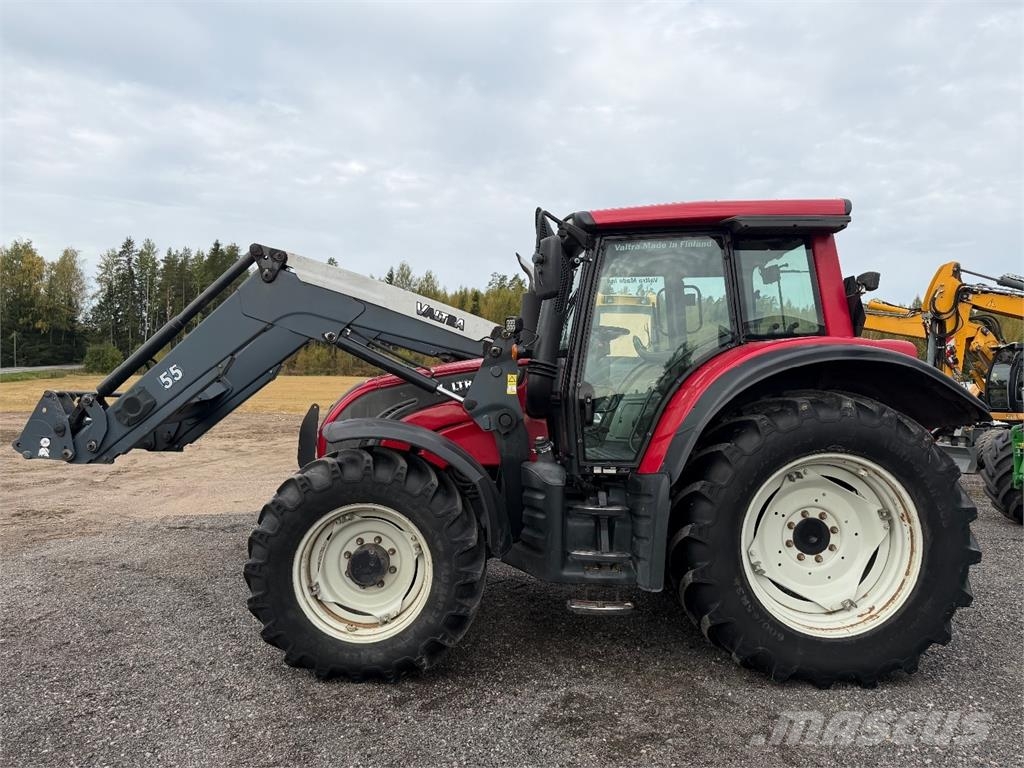 Valtra N142 Traktorid