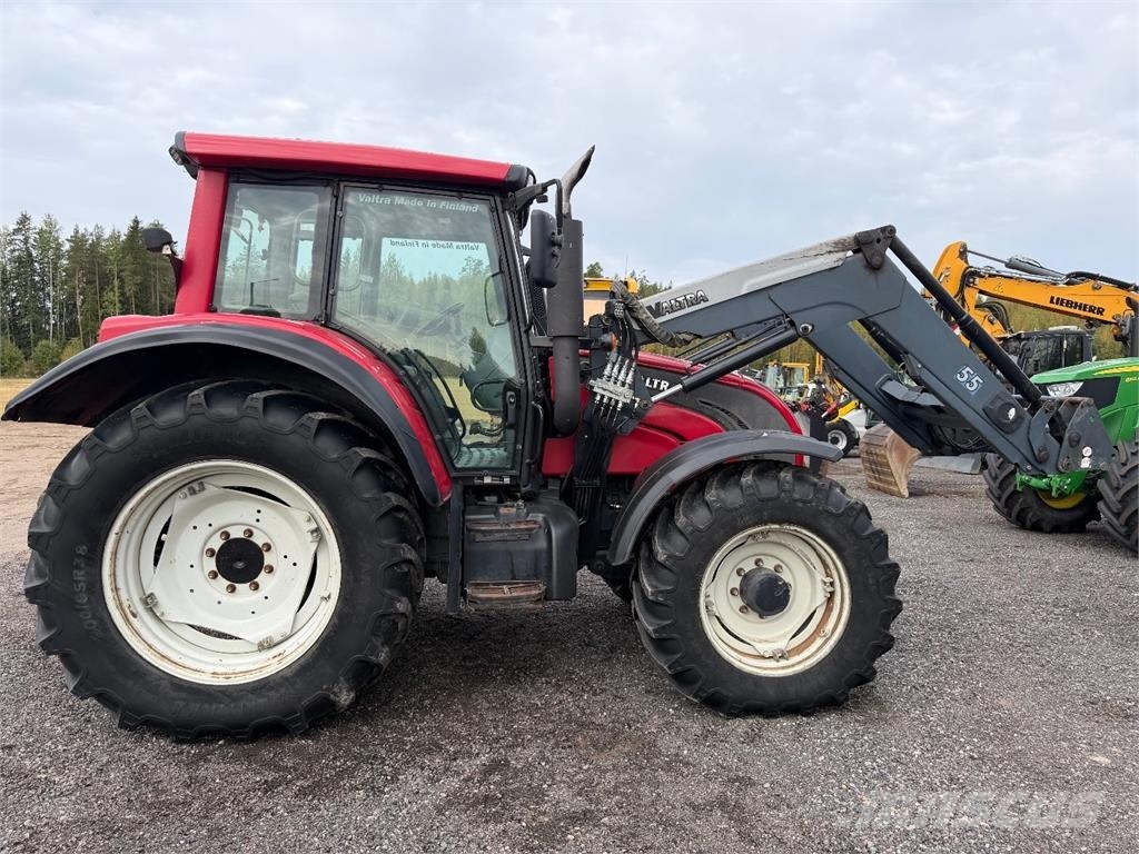 Valtra N142 Traktorid