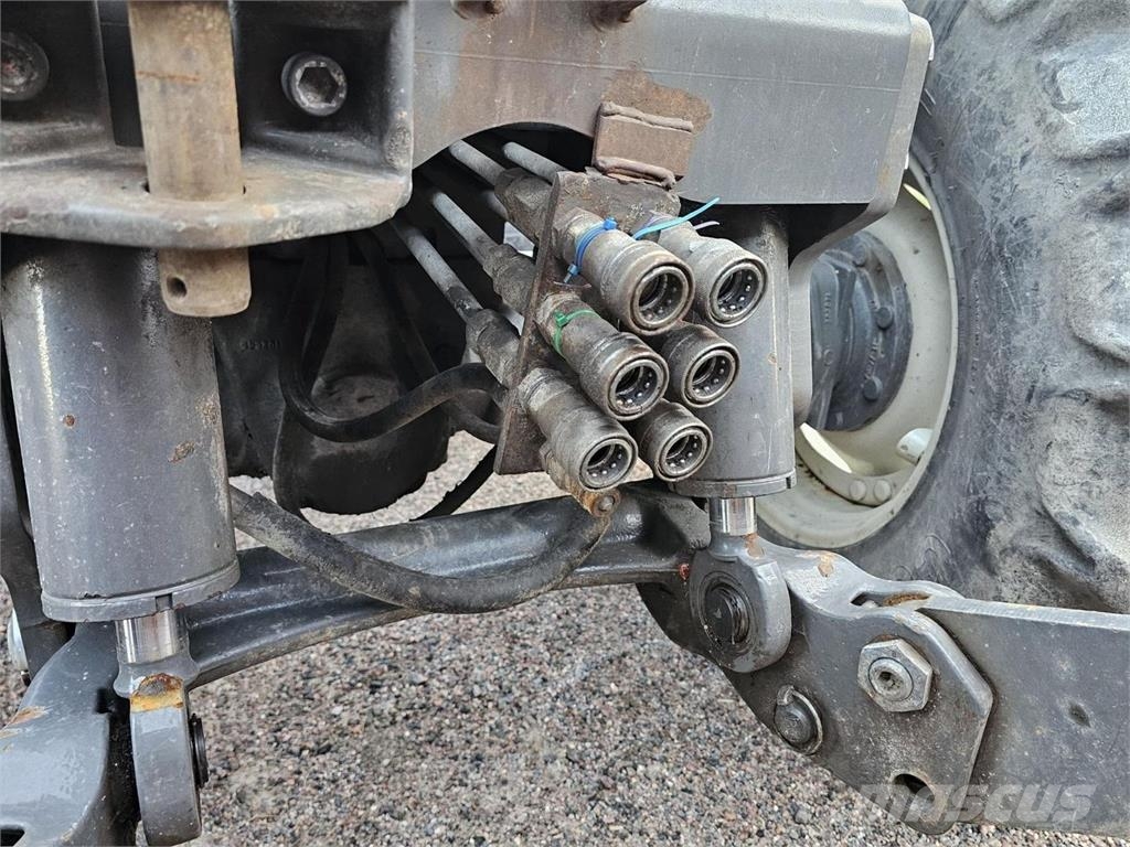 Valtra N82, kuormain, hakkuri, metsäperävaunu 拖拉机/农用车
