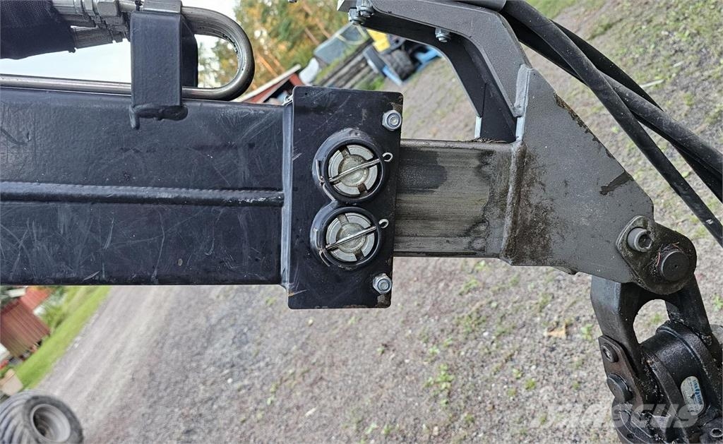 Valtra N82, kuormain, hakkuri, metsäperävaunu 拖拉机/农用车