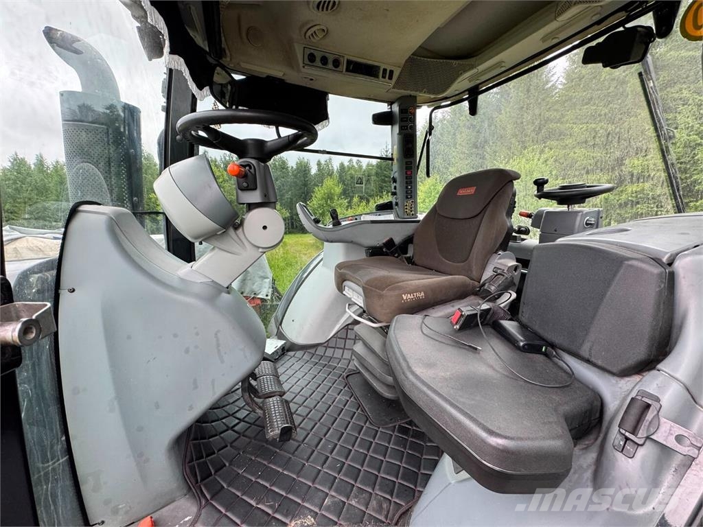 Valtra S 374 트랙터