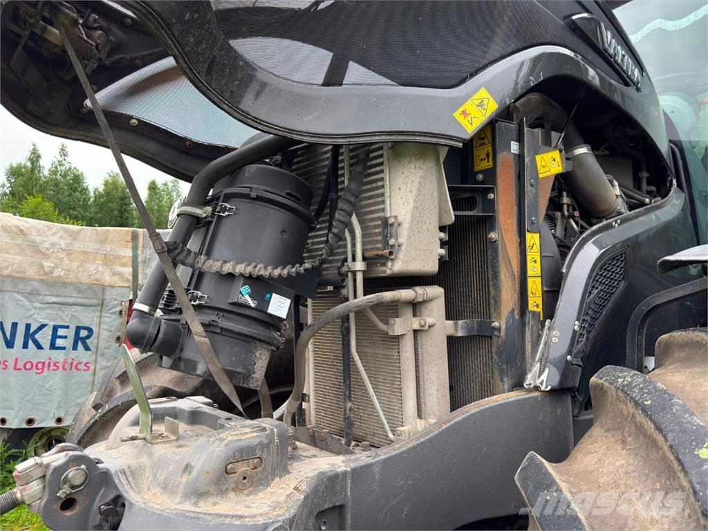 Valtra S 374 MYYTY!! Tractores