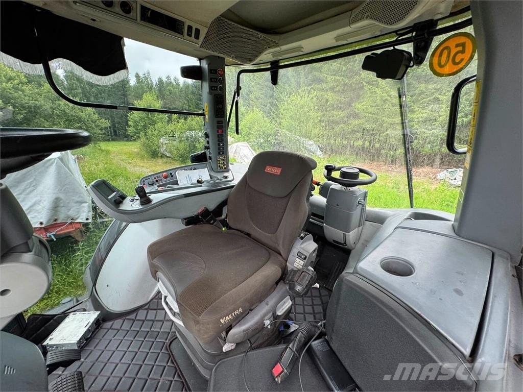 Valtra S 374 MYYTY!! Tractores