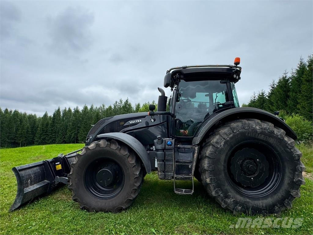 Valtra S 374 MYYTY!! Tractores
