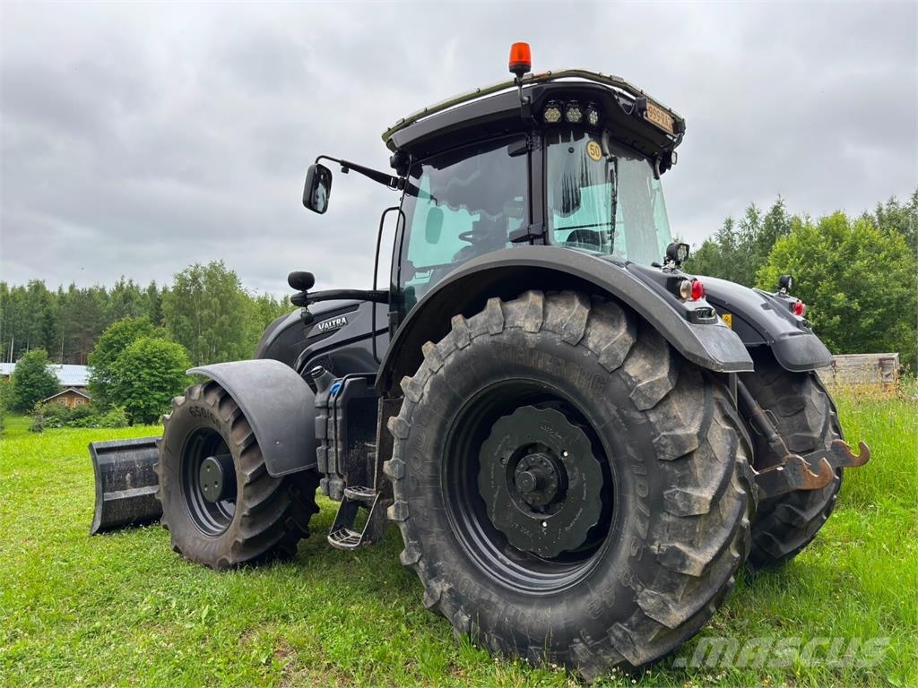 Valtra S 374 MYYTY!! Tractores