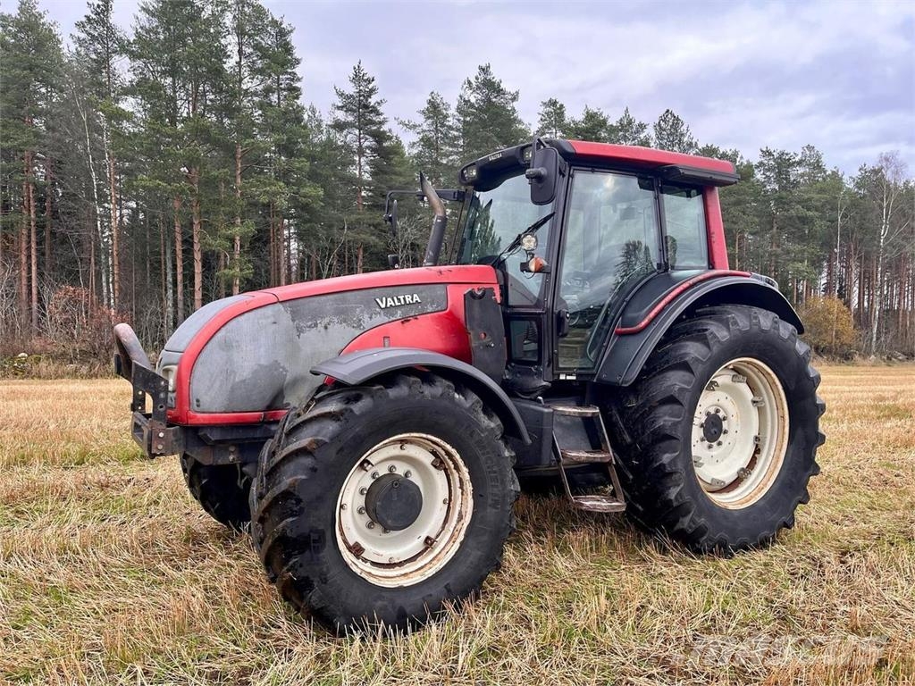 Valtra T151E Hitech Traktoriai