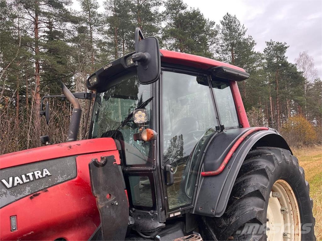 Valtra T151E Hitech Traktoriai