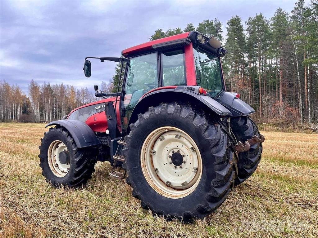 Valtra T151E Hitech Traktoriai