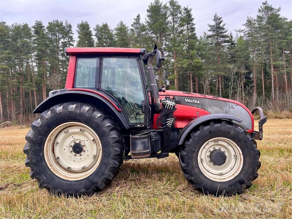 Valtra T151E Hitech Traktoriai