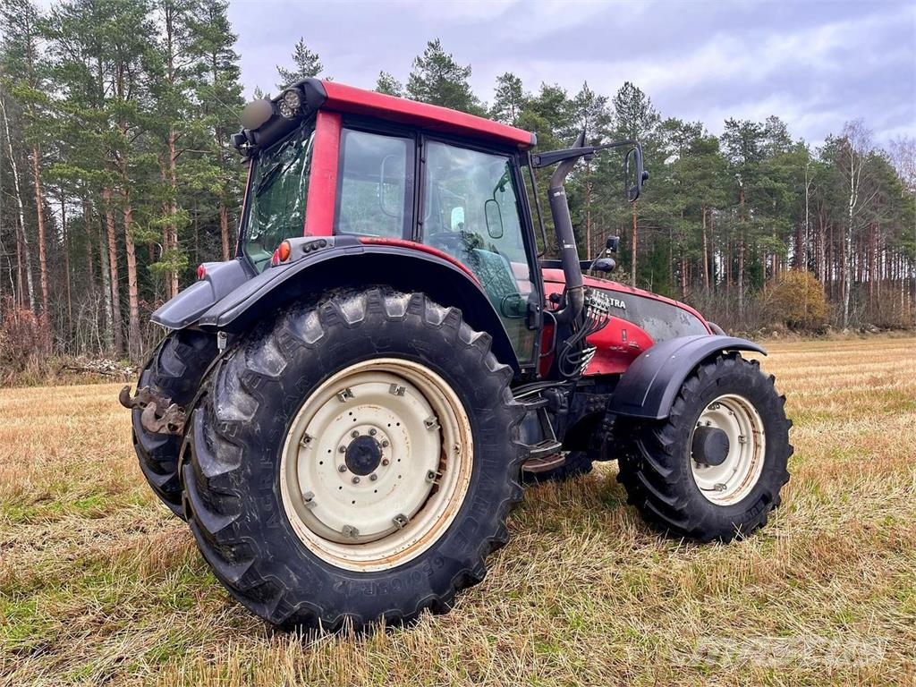 Valtra T151E Hitech Traktoriai