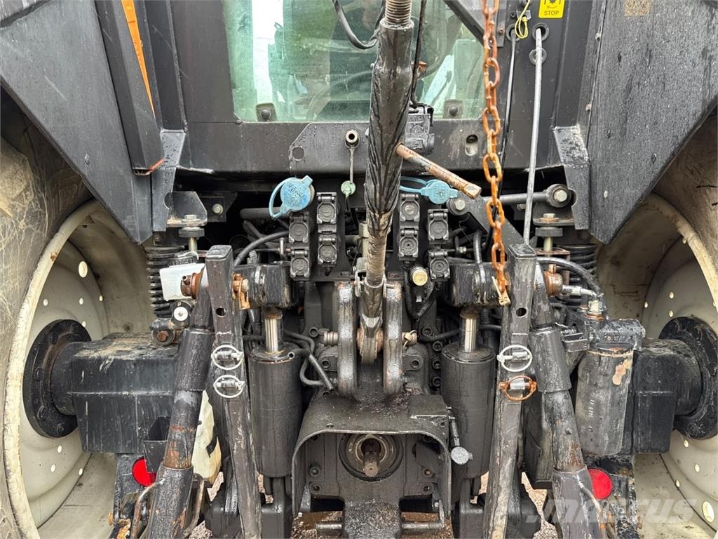 Valtra T190 Traktoren