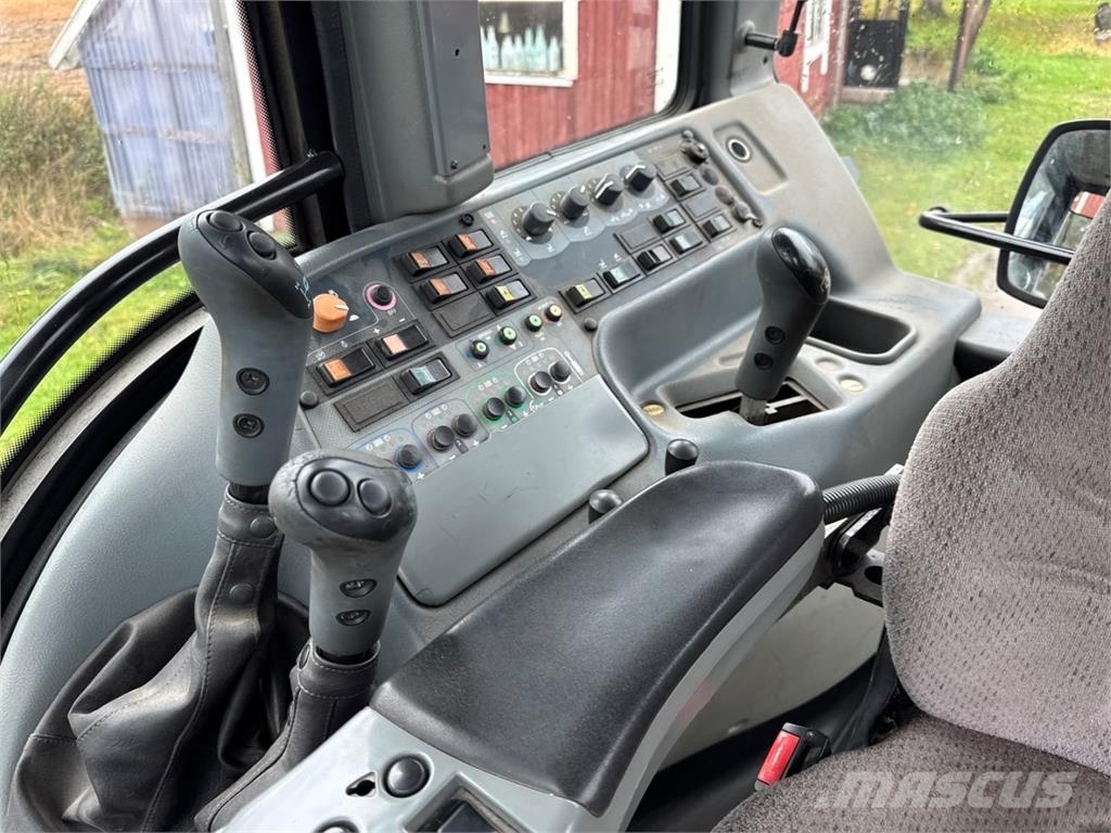 Valtra T190 Traktoren