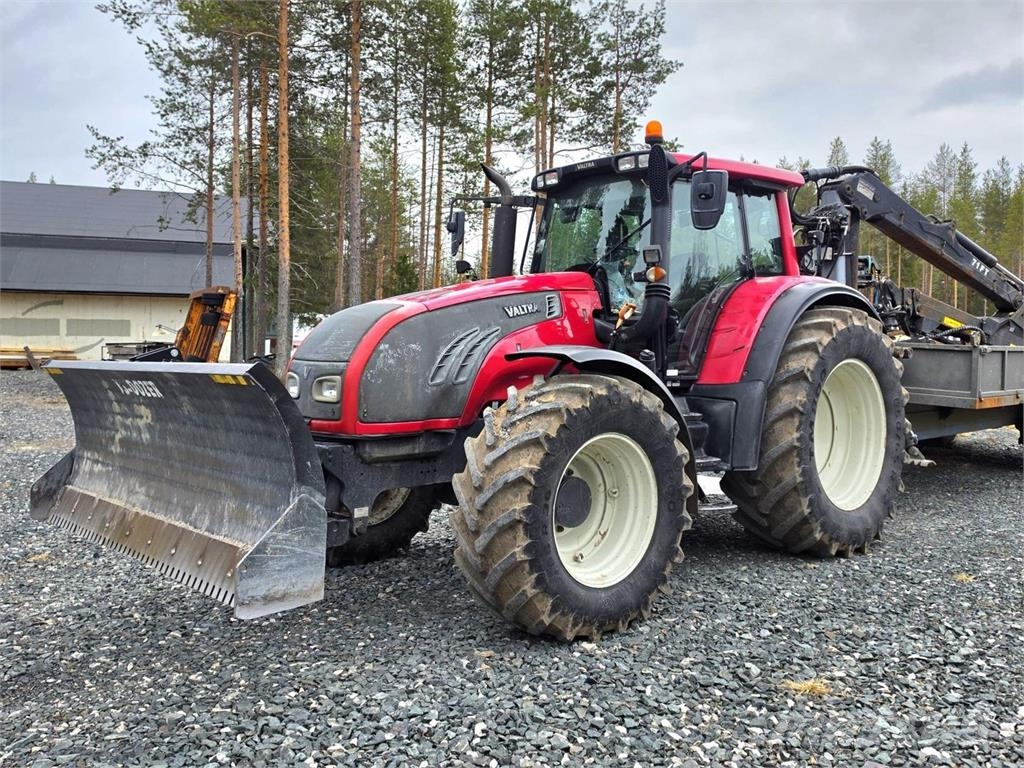 Valtra T202 拖拉机/农用车