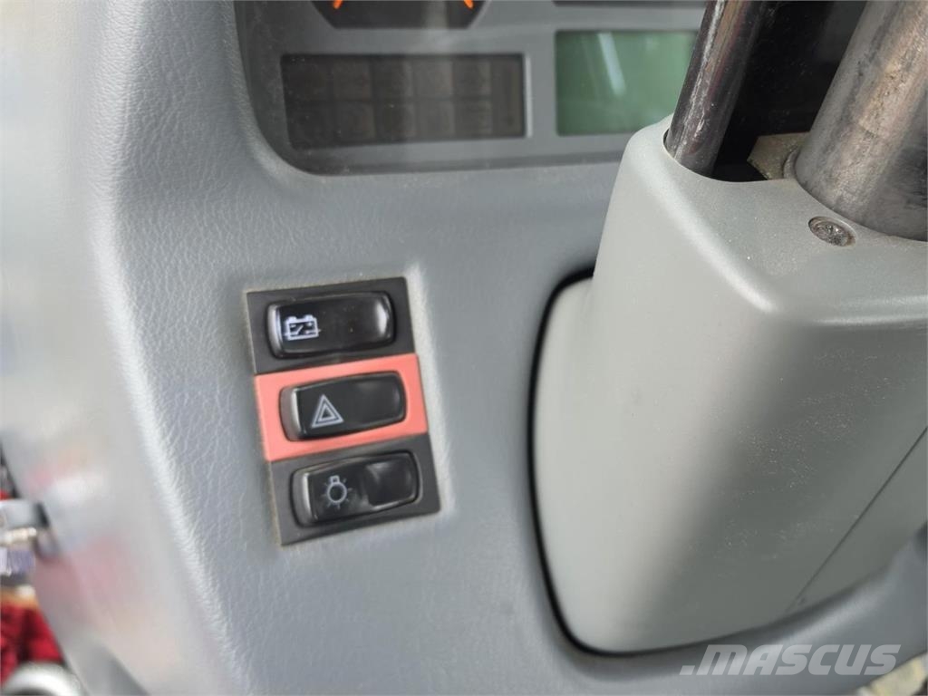 Valtra T202 拖拉机/农用车