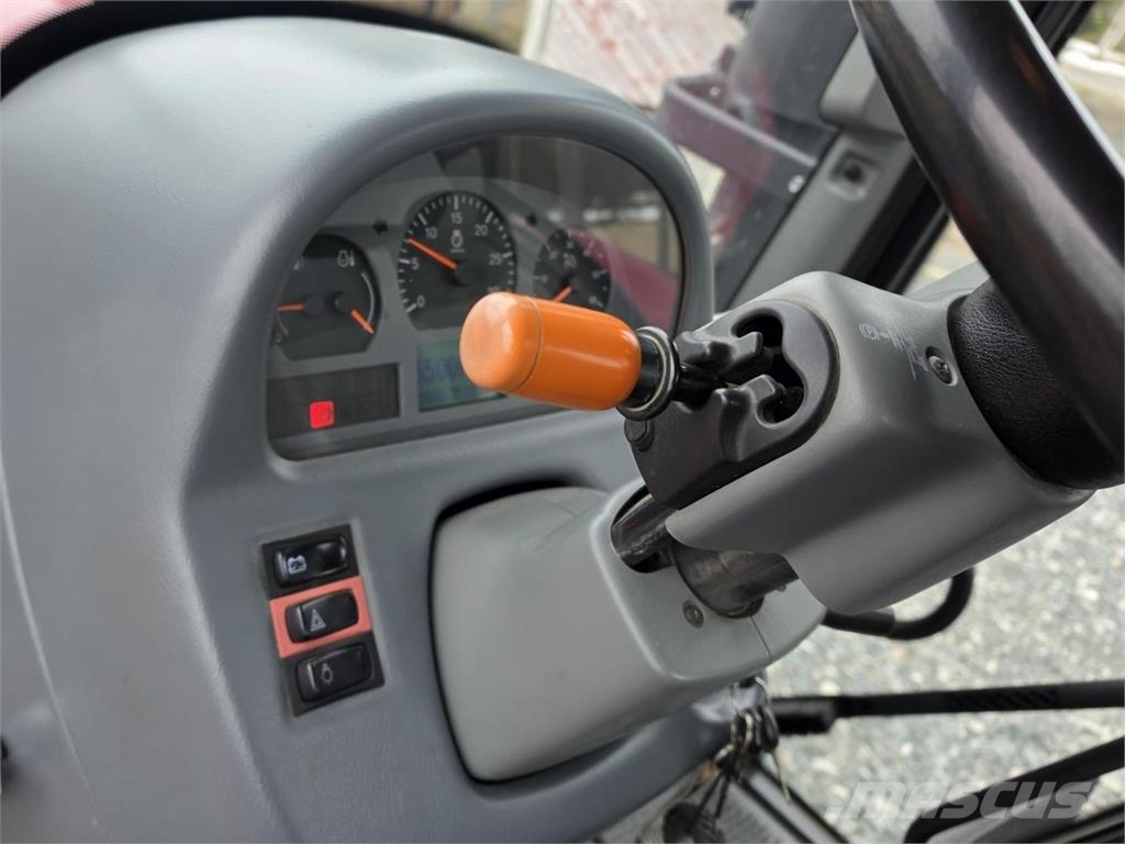 Valtra T202 拖拉机/农用车