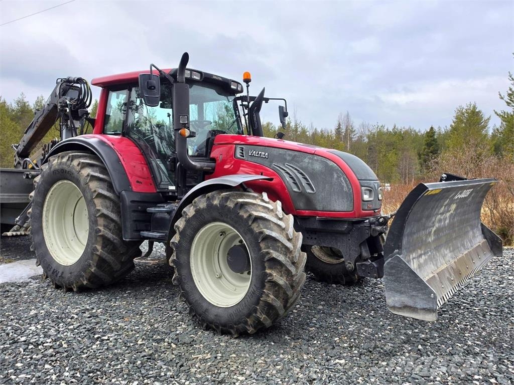 Valtra T202 拖拉机/农用车