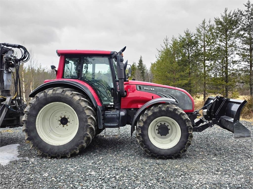 Valtra T202 拖拉机/农用车
