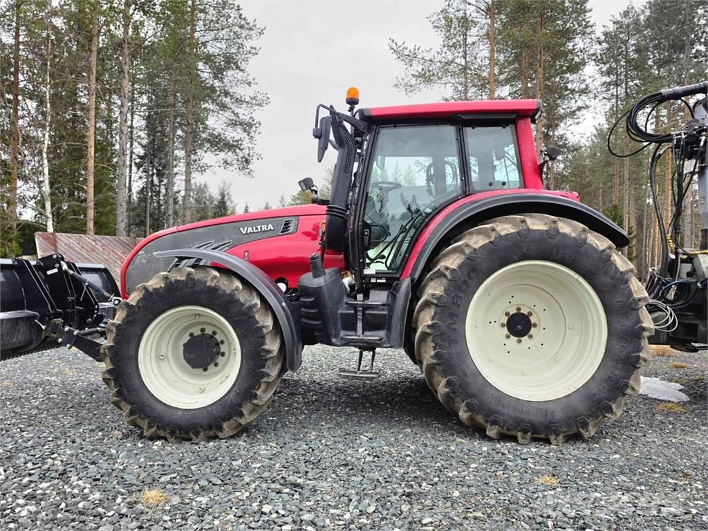 Valtra T202 拖拉机/农用车