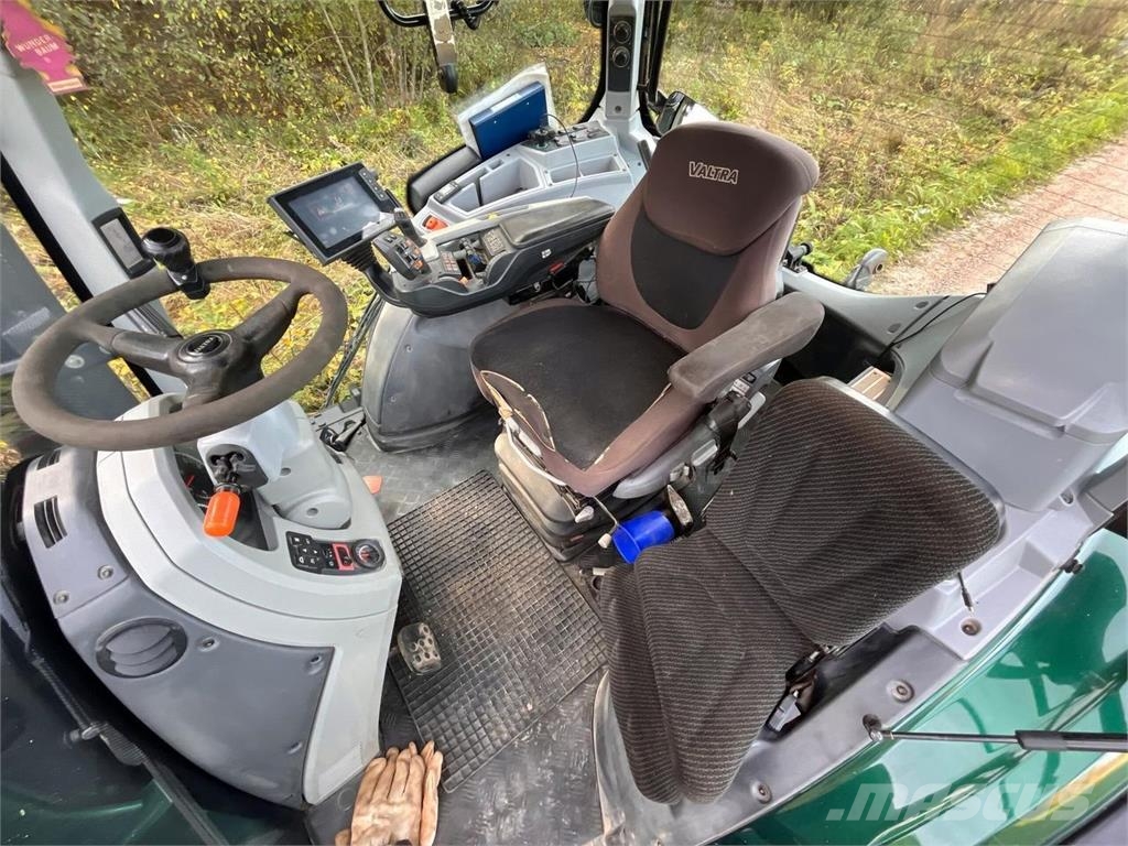 Valtra T254 Versu SmartTouch الجرارات