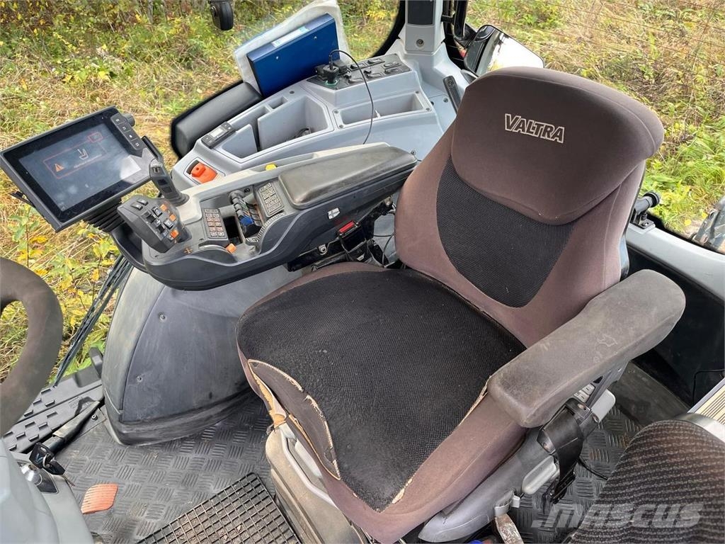 Valtra T254 Versu SmartTouch الجرارات