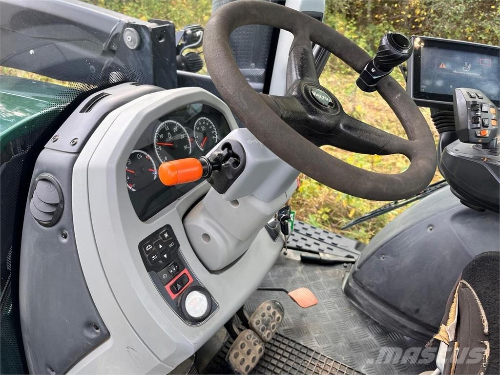 Valtra T254 Versu SmartTouch الجرارات