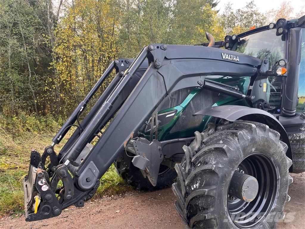 Valtra T254 Versu SmartTouch الجرارات