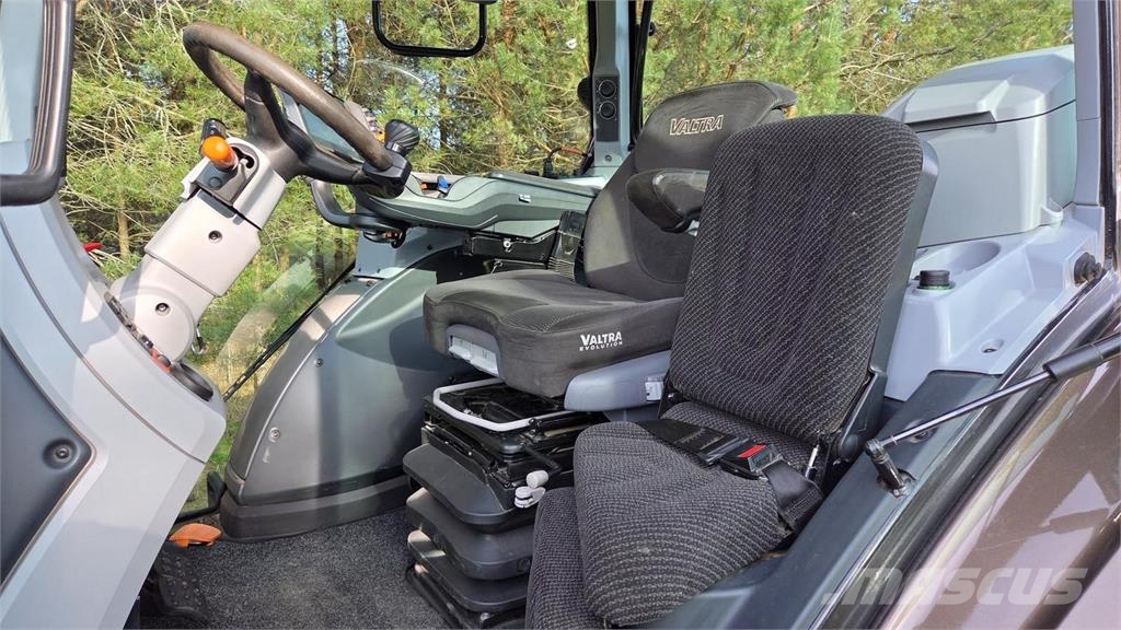 Valtra T254 Versu SmartTouch 拖拉机/农用车
